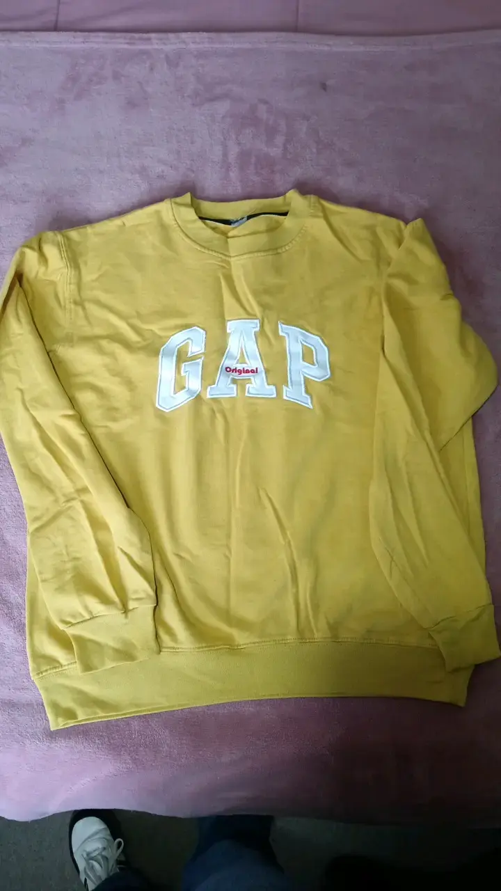Polerón amarillo GAP original
