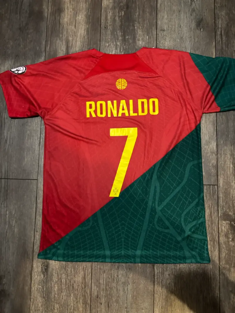 Camiseta de fútbol Portugal y nombre Ronaldo - 2