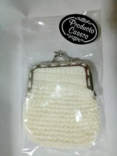 Monedero tejido a mano color blanco - miniatura 1