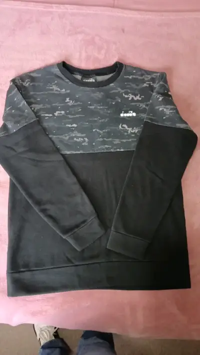 Polerón Diadora negro con diseño camuflado - miniatura 1