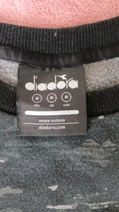 Polerón Diadora negro con diseño camuflado - miniatura 2
