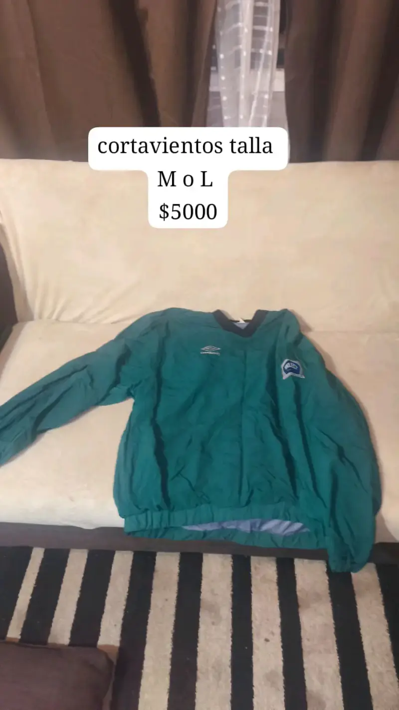 Cortavientos verde talla M o L