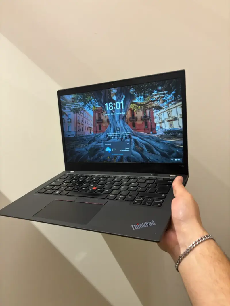 🔥THINKPAD T14s | I7 16GB RAM – IMPECABLE - 1