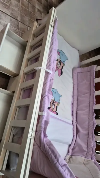 Cuna de bebé con diseño de Minnie Mouse - miniatura 5
