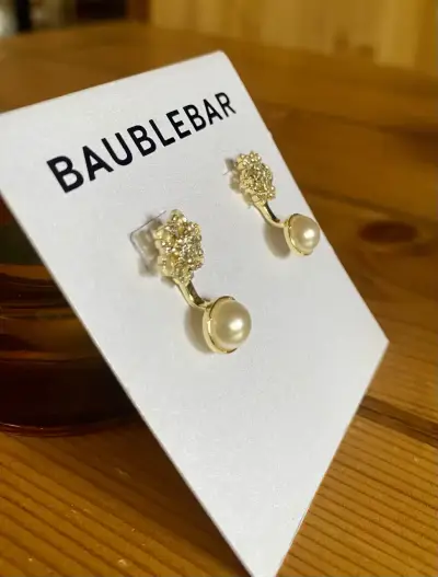 Pendientes de perla y cristal BaubleBar - miniatura 3