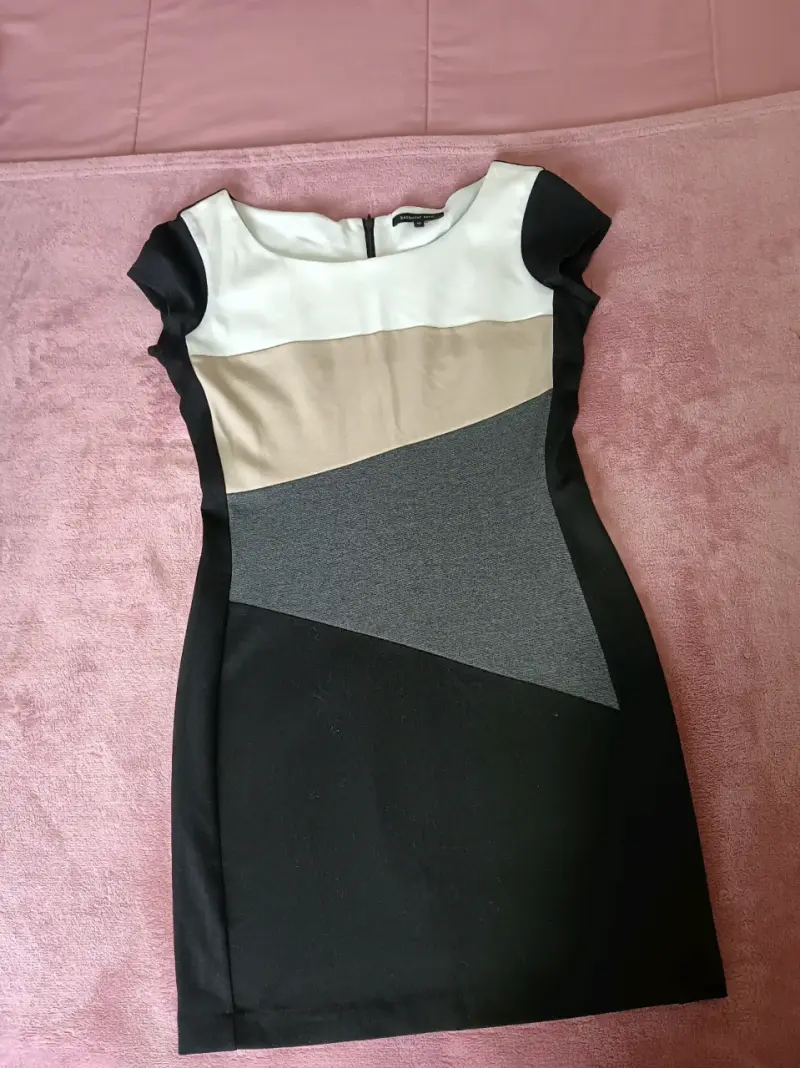 Vestido elegante de bloques de color Basement Basic