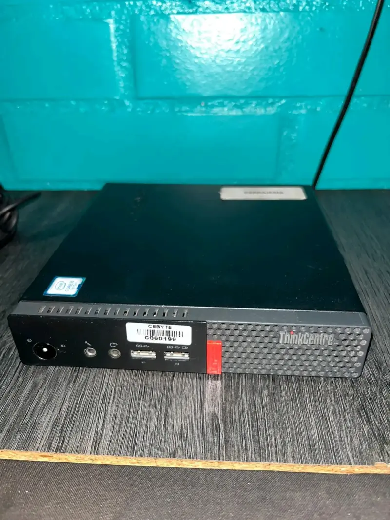PC Tiny Lenovo ThinkCentre con Intel Core i5 y 1 - 2