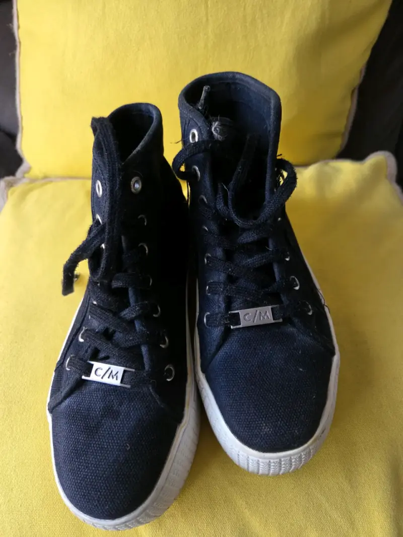 Zapatillas negras con plataforma alta - 2