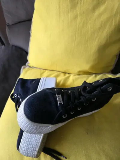 Zapatillas negras con plataforma alta - miniatura 4