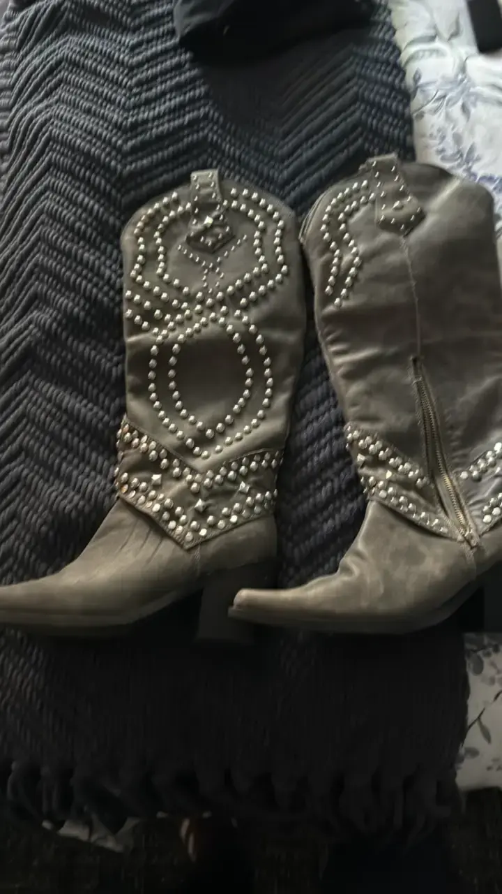 Botas vaqueras con tachuelas para mujer