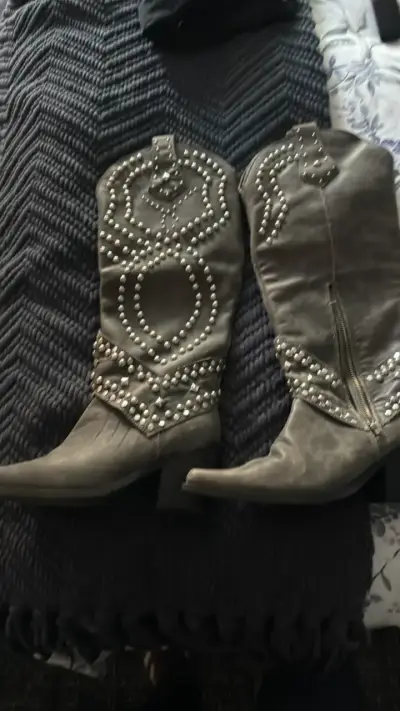 Botas vaqueras con tachuelas para mujer - miniatura 1