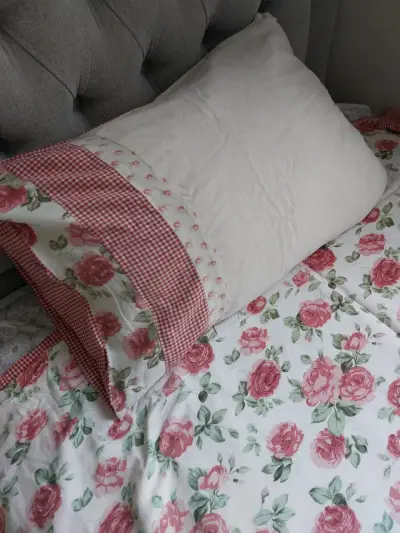 Cubre plumón de diseño floral y cuadros reversible - miniatura 2