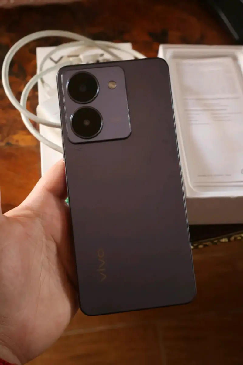 Vivo Y36 5G con cargador - 1