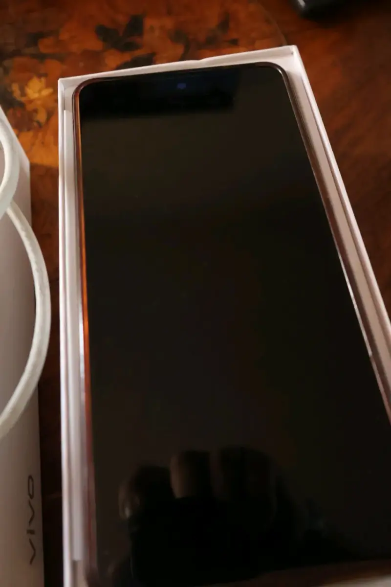 Vivo Y36 5G con cargador - 2