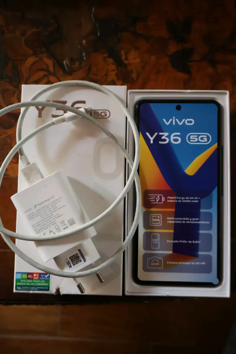 Vivo Y36 5G con cargador - 3