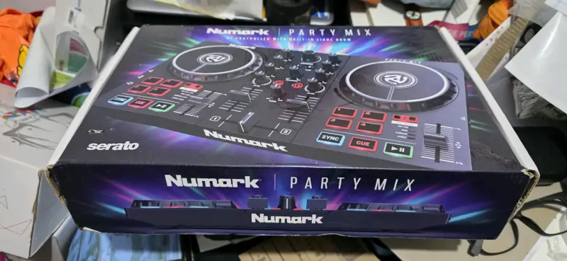 Controlador DJ Numark Party Mix con luces integ - 1