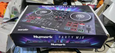 Controlador DJ Numark Party Mix con luces integ - miniatura 1
