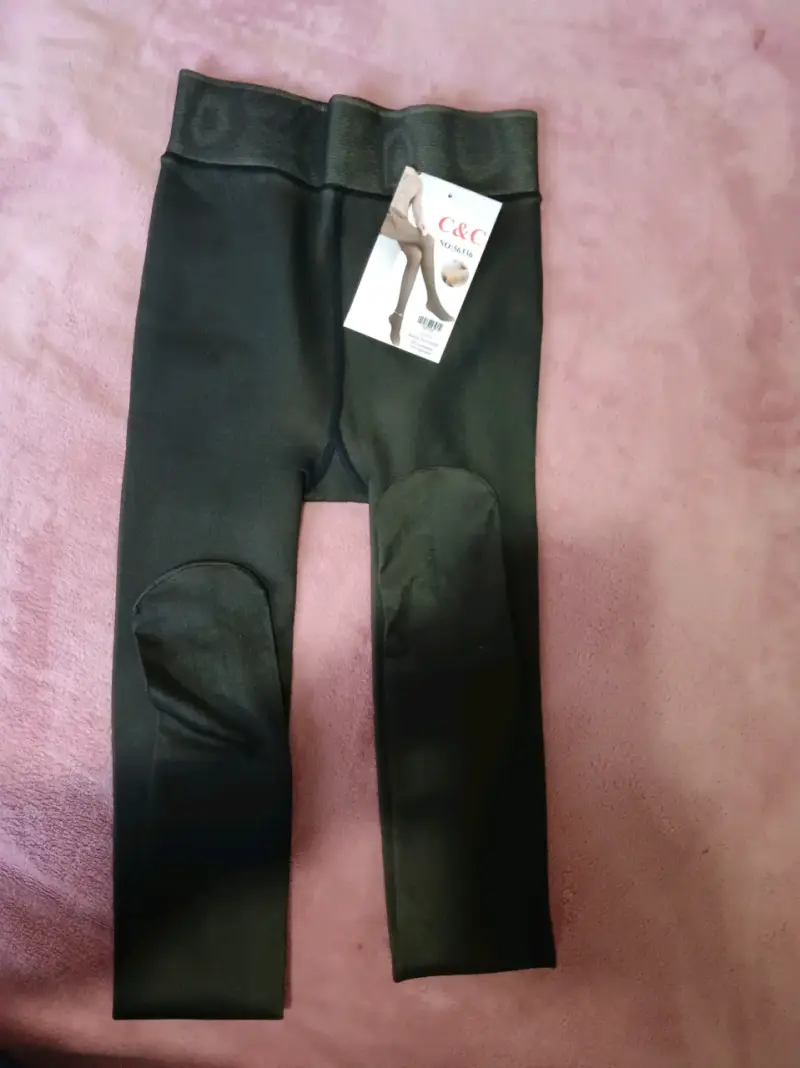 CALZA EFECTO PIEL marca  C&C para mujer