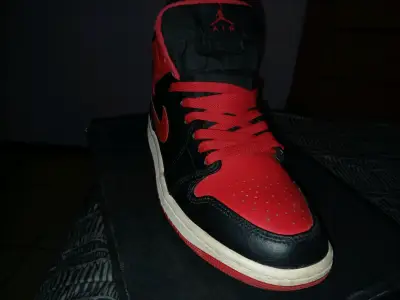 Zapatillas Air Jordan 1 Mid Negro Rojo - miniatura 2