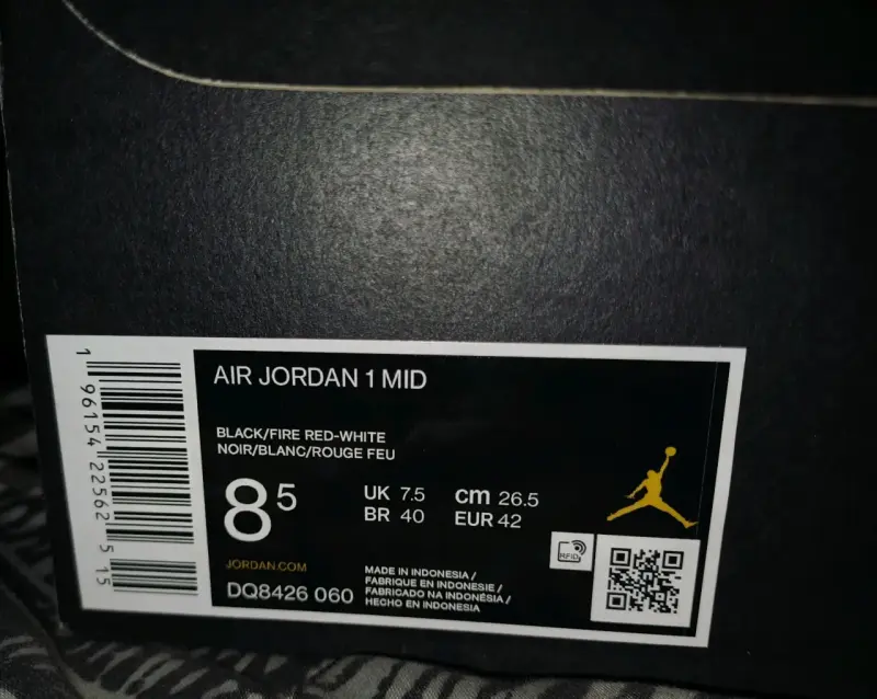 Zapatillas Air Jordan 1 Mid Negro Rojo - 3