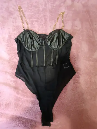 Body negro con tirantes de cadena Shein - miniatura 1