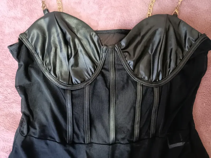 Body negro con tirantes de cadena Shein - 3