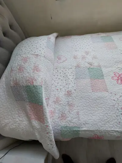 Colcha de cama con diseño floral reversible - miniatura 2