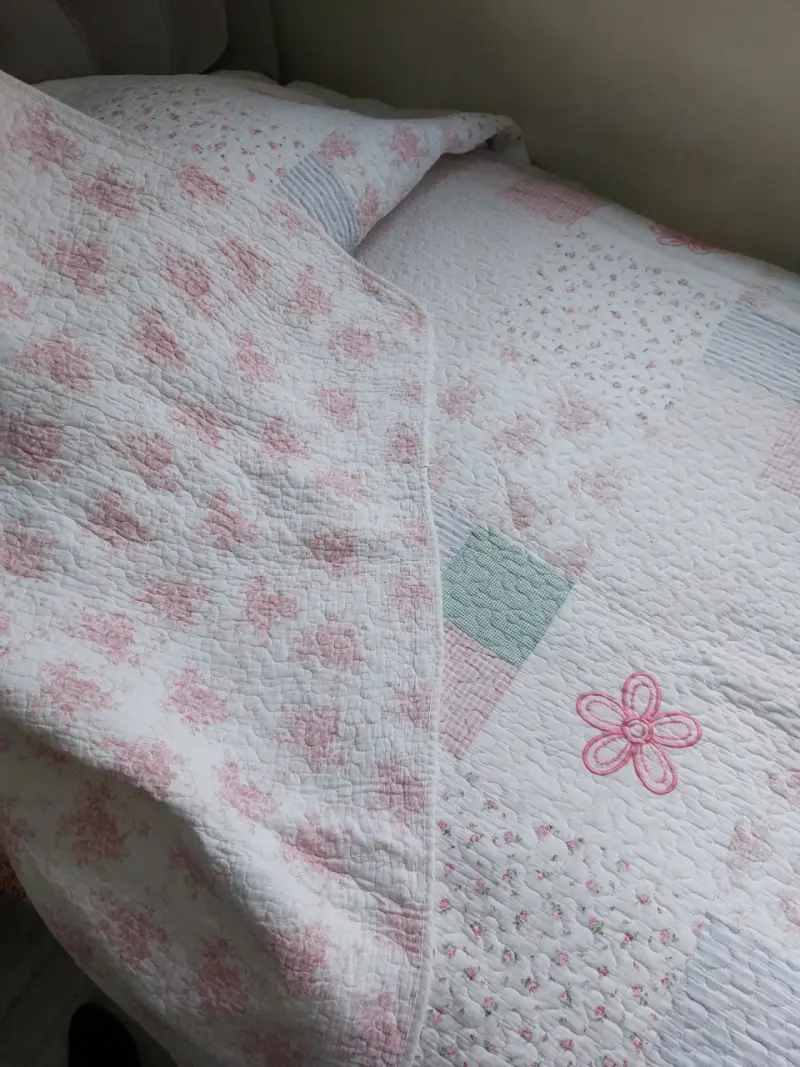 Colcha de cama con diseño floral reversible - 4