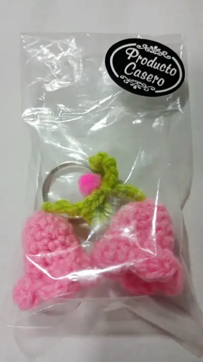 Llavero de crochet en forma de campanitas - miniatura 1