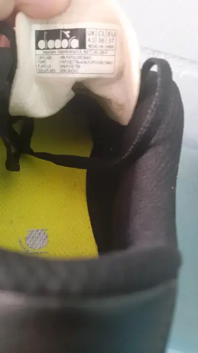 Zapatos de fútbol Diadora negros y amarillos - miniatura 3