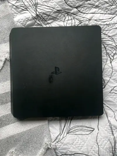 Consola PlayStation 4 Slim en buen estado - miniatura 2