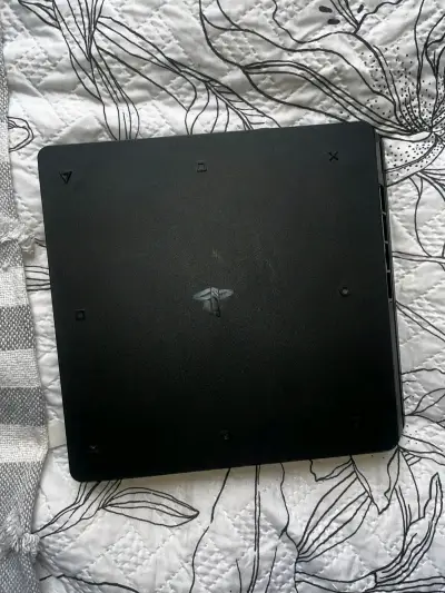 Consola PlayStation 4 Slim en buen estado - miniatura 3