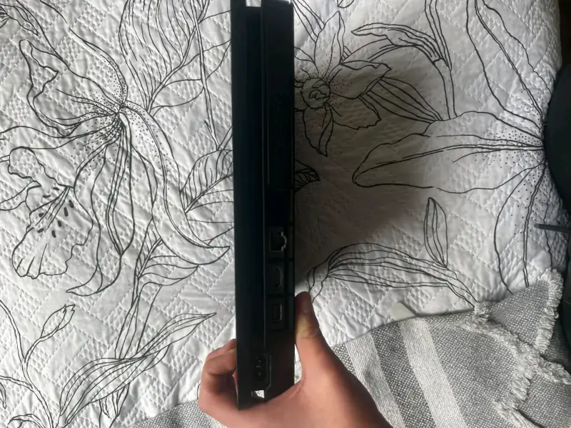 Consola PlayStation 4 Slim en buen estado - 5