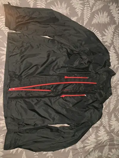 Chaqueta de moto CloveR negra con detalles rojos - miniatura 2