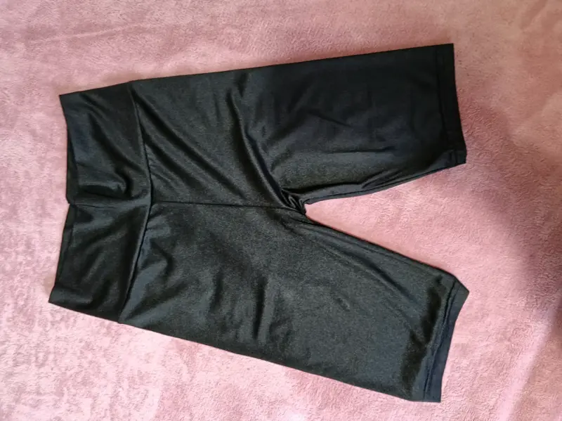 Shorts deportivos negros para dama