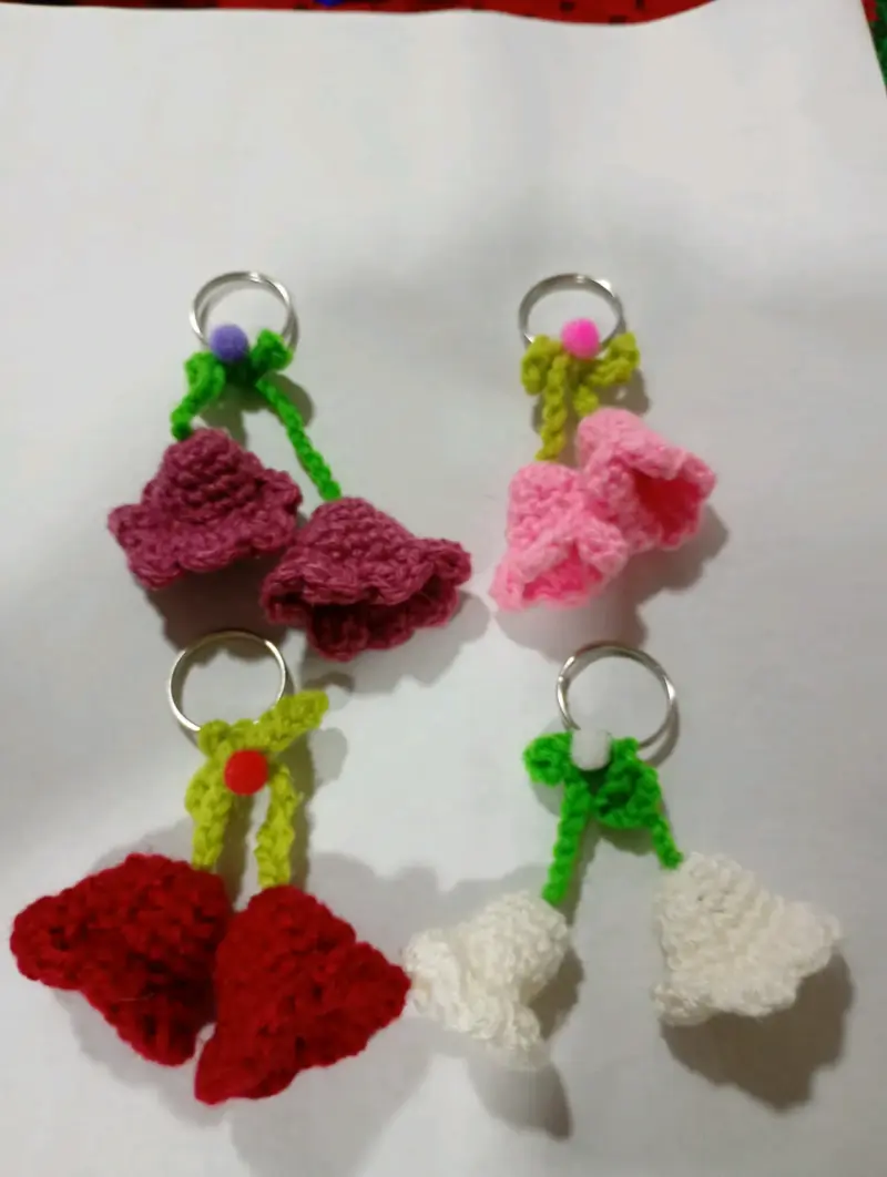 Set 4 Llavero de campanitas tejidas a crochet