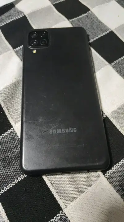 Samsung Galaxy A12 en buen estado - miniatura 2