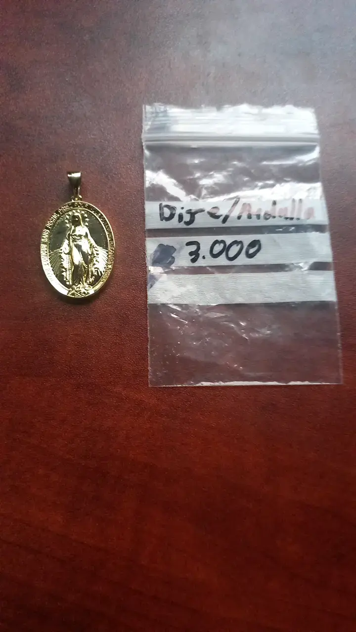 Dije de medalla religiosa oro laminado 14k