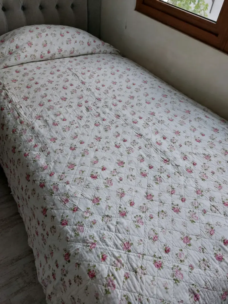 Colcha de retazos floral vintage reversible - 3