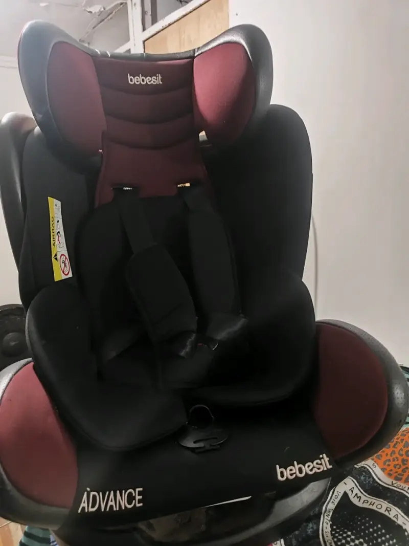 Silla de auto convertible Bebesit Advance roja - 4