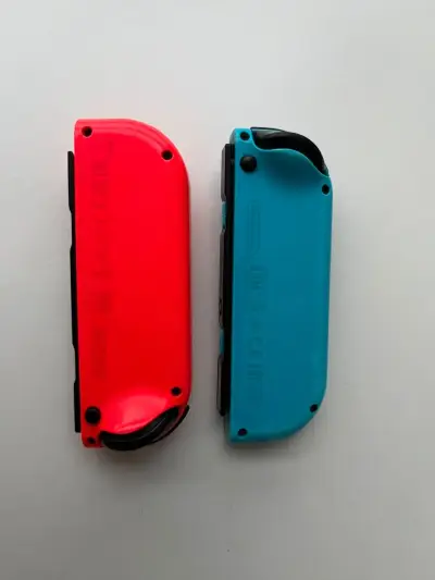 Controles Joy-Con originales de Nintendo Switch - miniatura 3