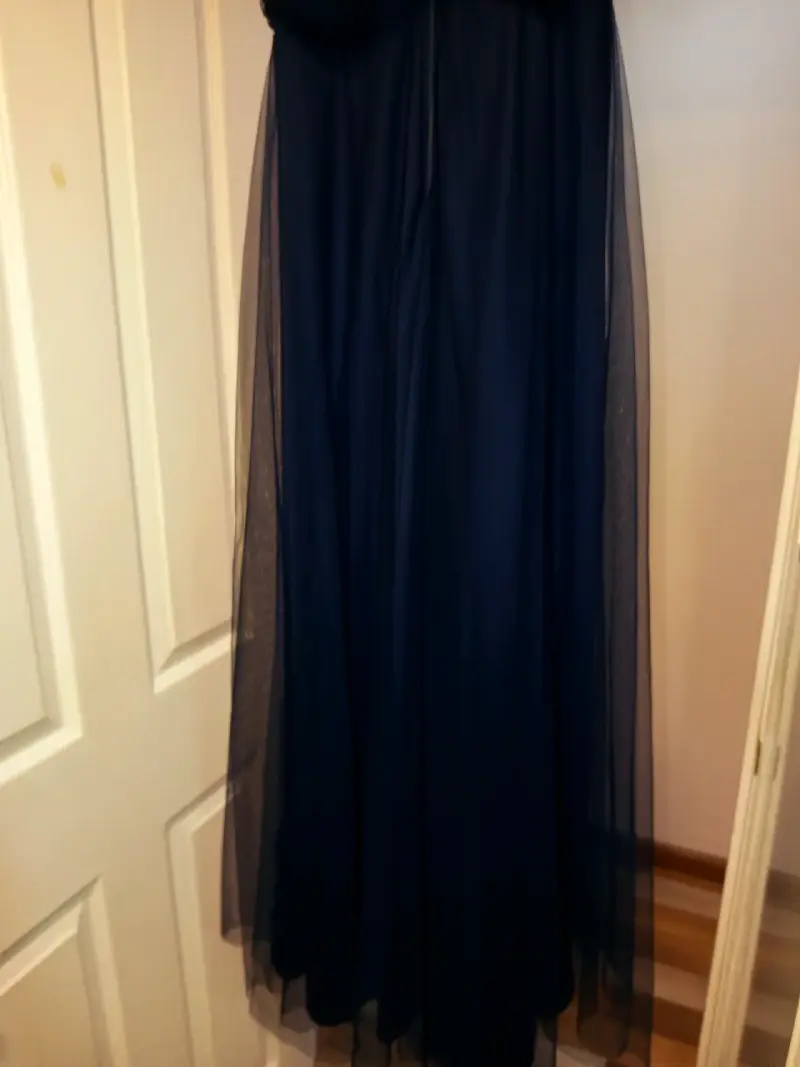 Vestido de gala largo azul con encaje y pedreria - 6