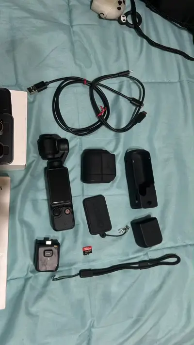 Cámara DJI Osmo Pocket 3 con accesorios - miniatura 1