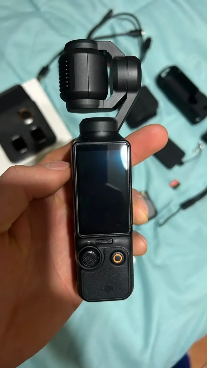 Cámara DJI Osmo Pocket 3 con accesorios - 2