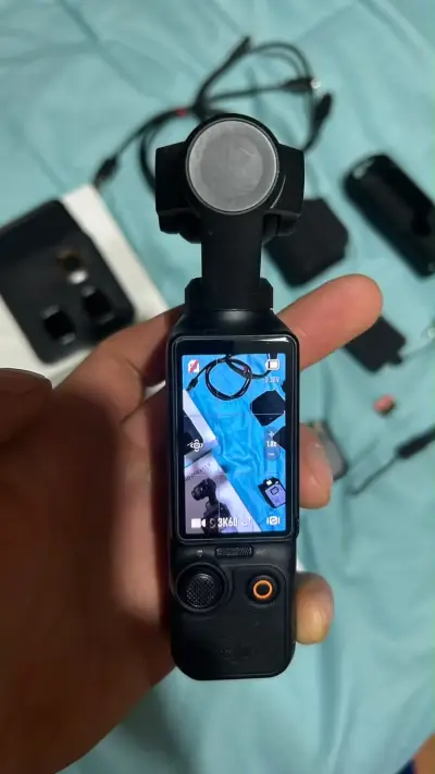 Cámara DJI Osmo Pocket 3 con accesorios - miniatura 3