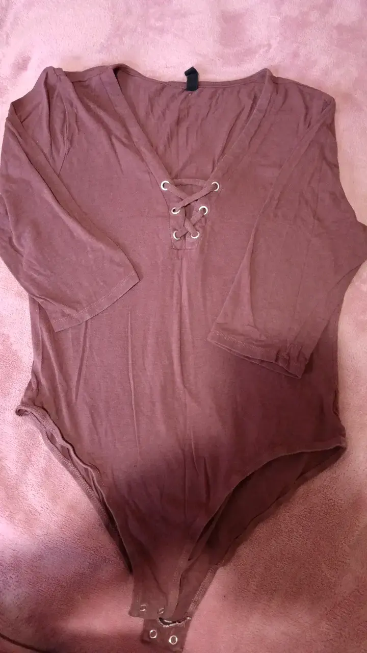 Body color rosa palo con diseño de encaje - 1