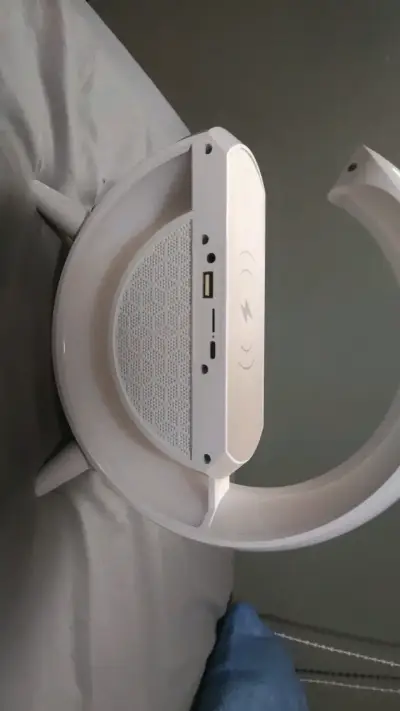 Lámpara LED con altavoz Bluetooth integrada - miniatura 4
