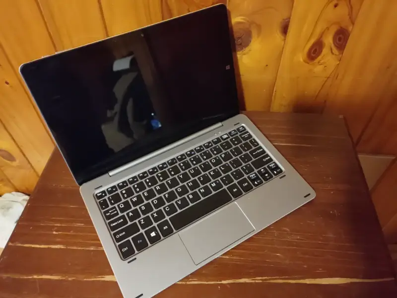 Tablet Windows 11 Chuwi Hi10 X con teclado - 1