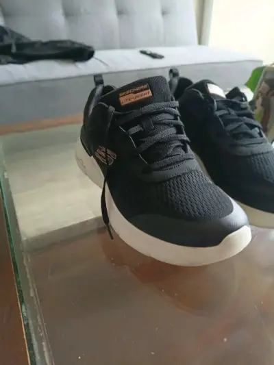 Zapatillas deportivas negras Skechers para hombre - miniatura 2