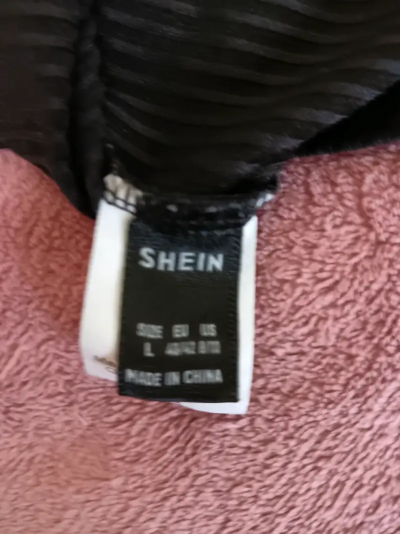 Polera negra de hombros descubiertos Shein - 2